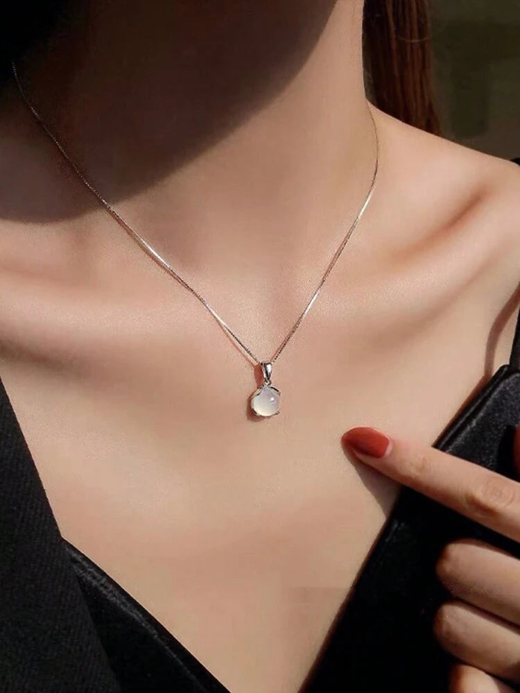 ✨ سلسلة فضة S925 بدلاية حجر أبيض دائري
