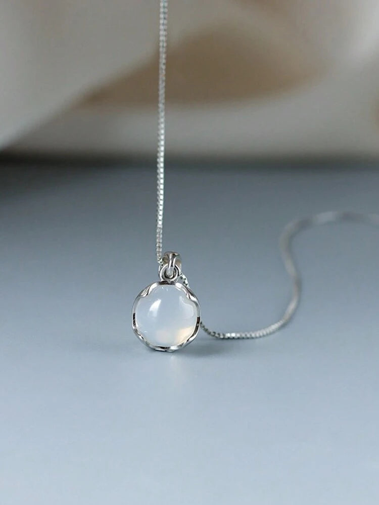 ✨ سلسلة فضة S925 بدلاية حجر أبيض دائري